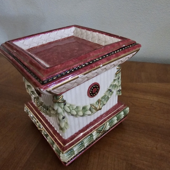 Fitz and Floyd Classics Vintage Equestrian Pillar Candle Holder Pedestal – Acorn - Picture 8 of 11